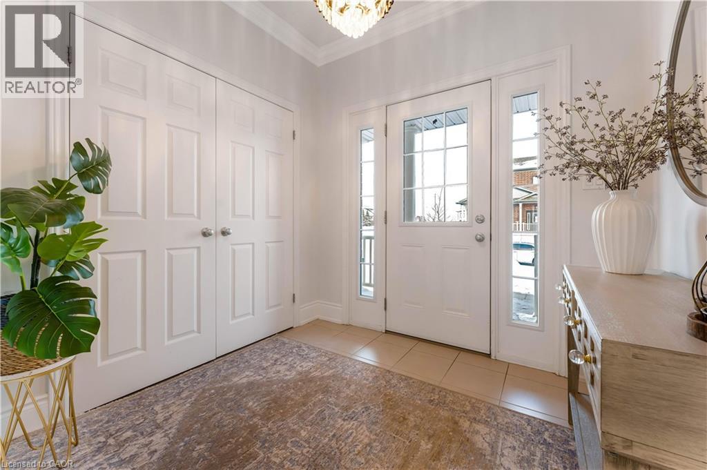 565 Florencedale Crescent, Kitchener, Ontario  N2R 0N3 - Photo 4 - 40807796