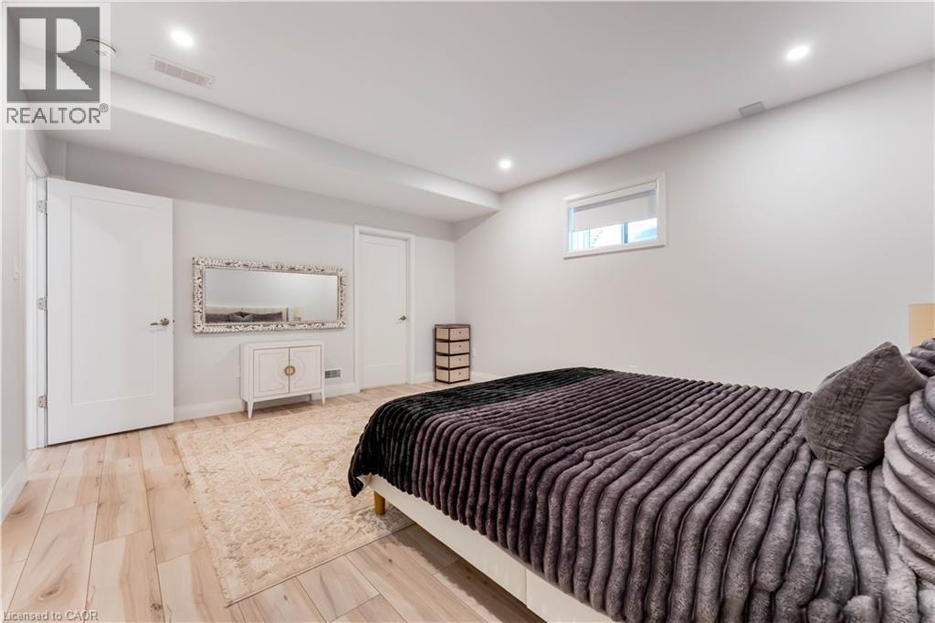 565 Florencedale Crescent, Kitchener, Ontario  N2R 0N3 - Photo 41 - 40807796