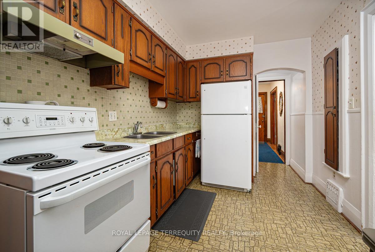 59 Ostend Avenue, Toronto, Ontario  M6S 1L5 - Photo 13 - W12832726