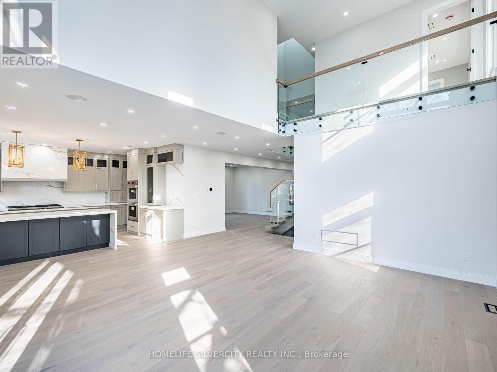 1078 Cherriebell Rd Road, Mississauga, Ontario  L5E 2R3 - Photo 13 - W12832754