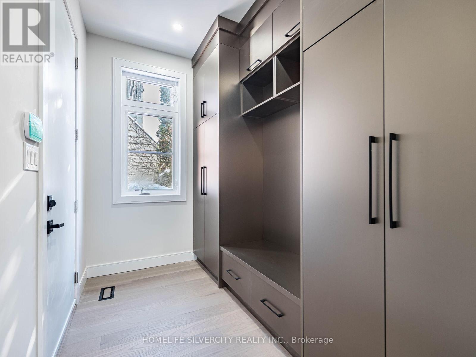 1078 Cherriebell Rd Road, Mississauga, Ontario  L5E 2R3 - Photo 21 - W12832754