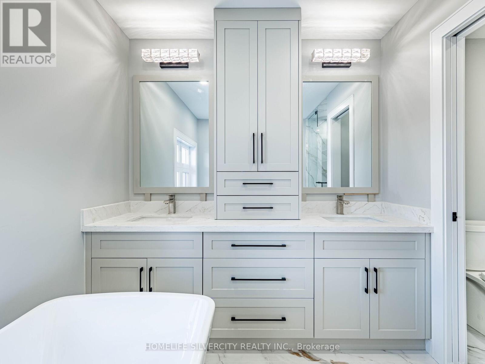 1078 Cherriebell Rd Road, Mississauga, Ontario  L5E 2R3 - Photo 34 - W12832754