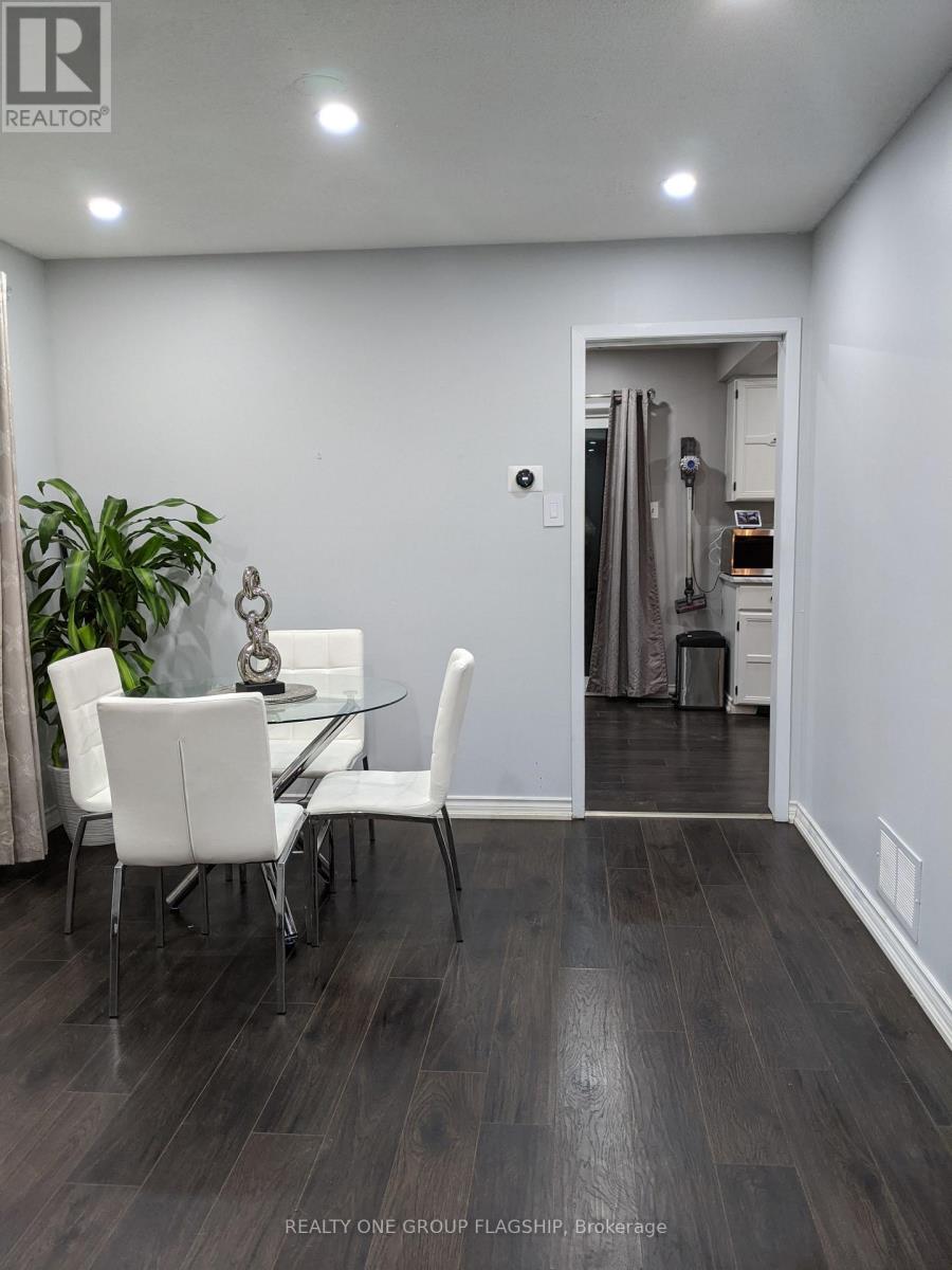 25 Stillwater Crescent N, Brampton, Ontario  L6X 3K6 - Photo 11 - W12832756