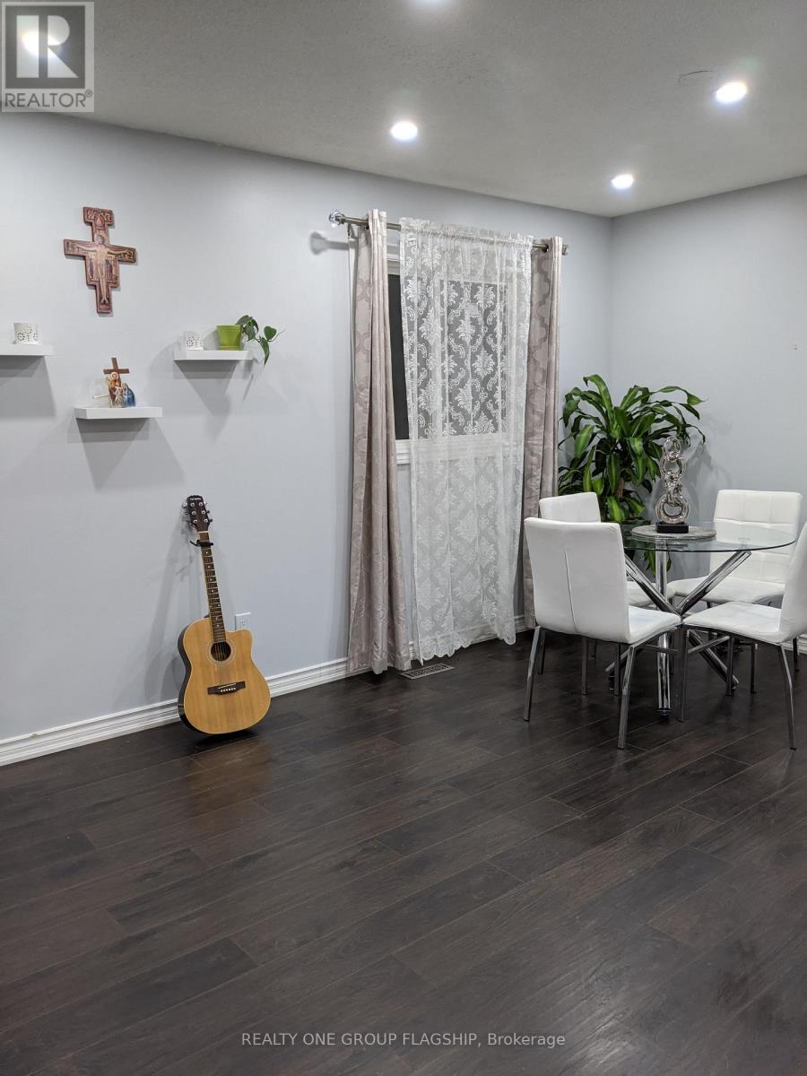 25 Stillwater Crescent N, Brampton, Ontario  L6X 3K6 - Photo 12 - W12832756