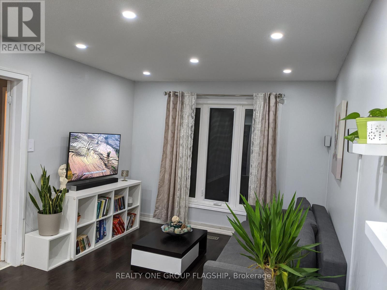 25 Stillwater Crescent N, Brampton, Ontario  L6X 3K6 - Photo 15 - W12832756