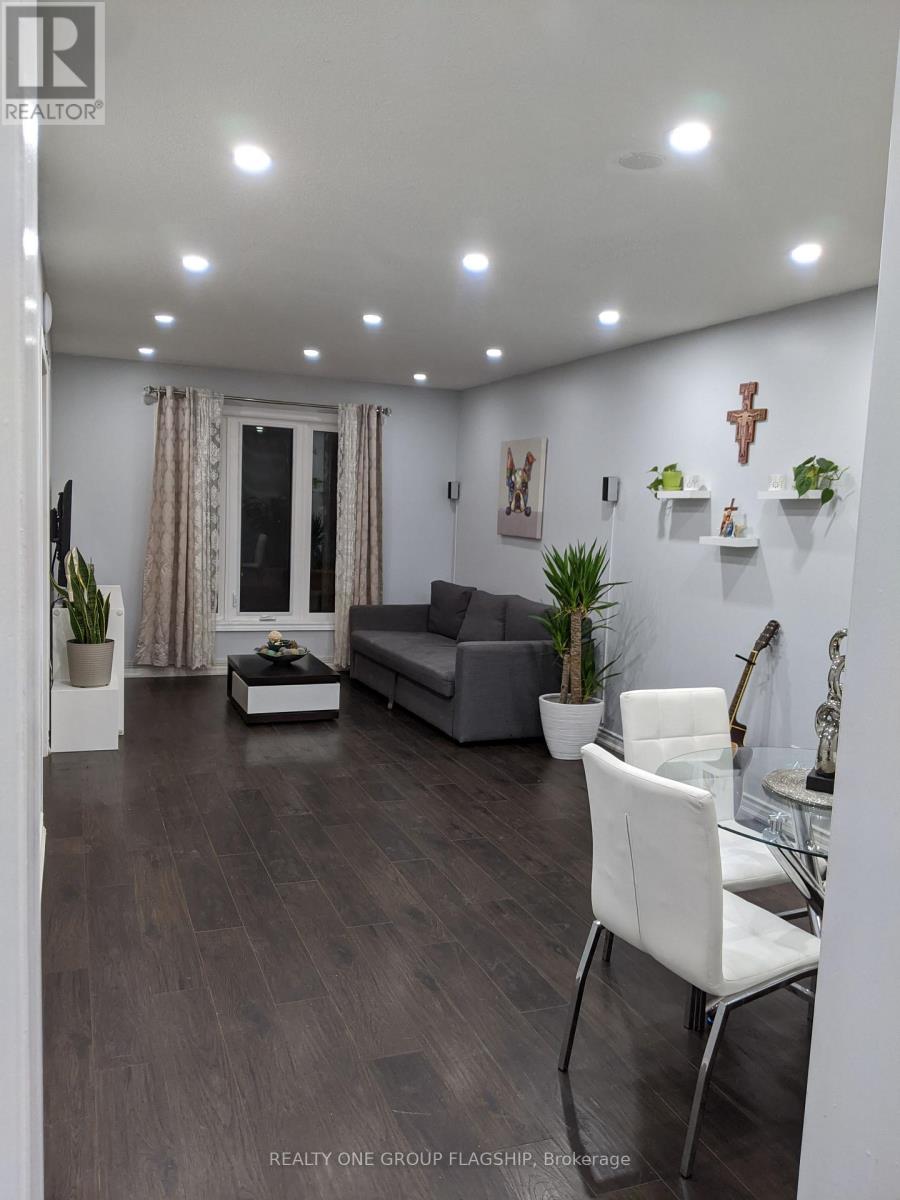 25 Stillwater Crescent N, Brampton, Ontario  L6X 3K6 - Photo 16 - W12832756