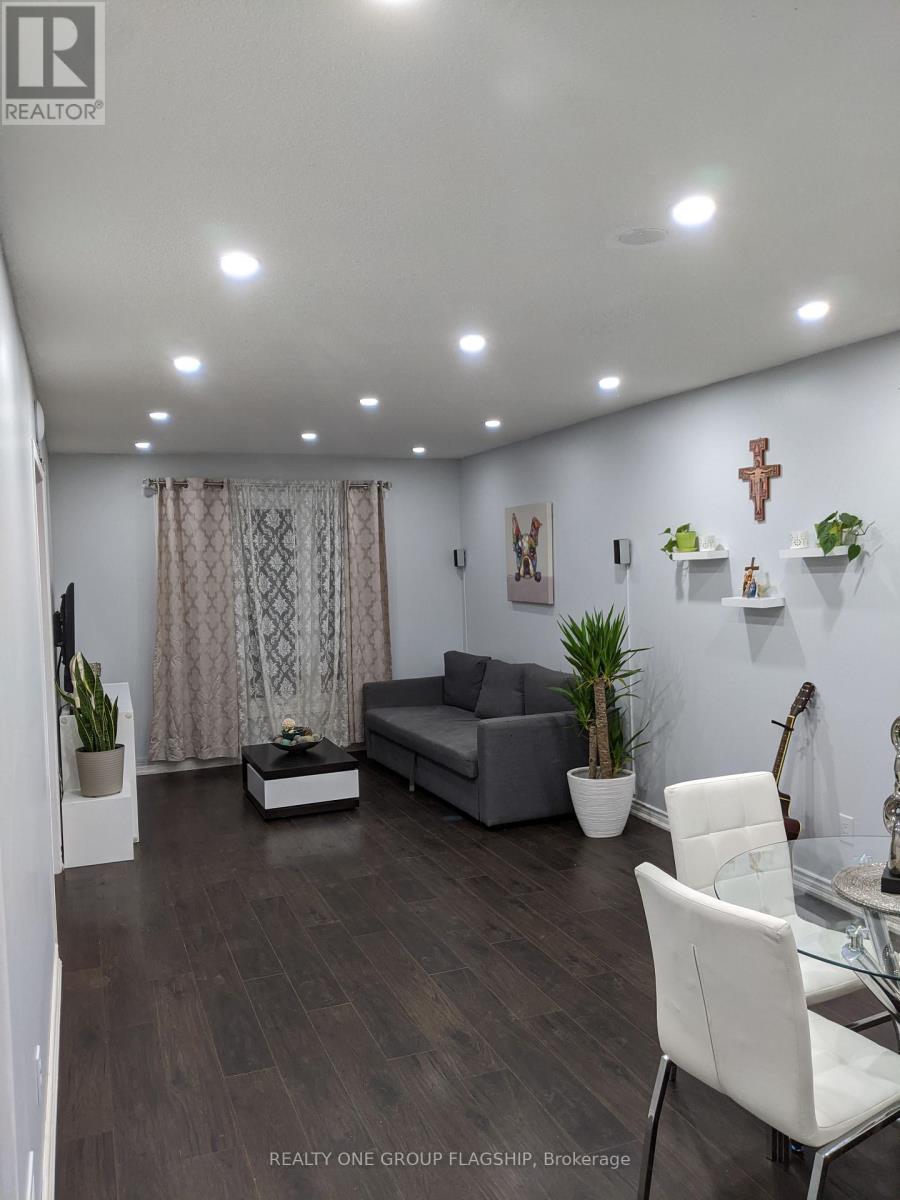 25 Stillwater Crescent N, Brampton, Ontario  L6X 3K6 - Photo 17 - W12832756