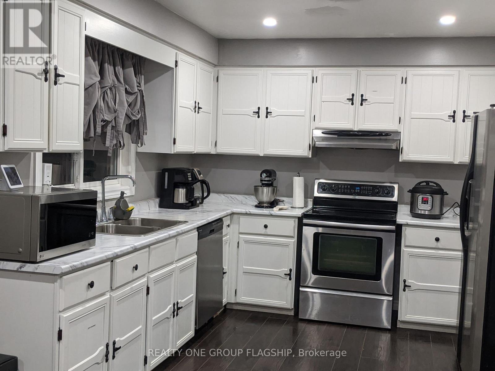 25 Stillwater Crescent N, Brampton, Ontario  L6X 3K6 - Photo 19 - W12832756