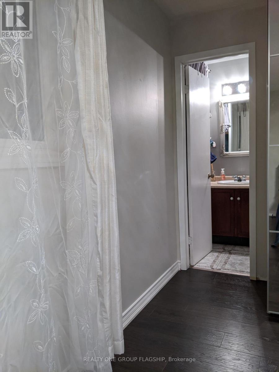 25 Stillwater Crescent N, Brampton, Ontario  L6X 3K6 - Photo 33 - W12832756