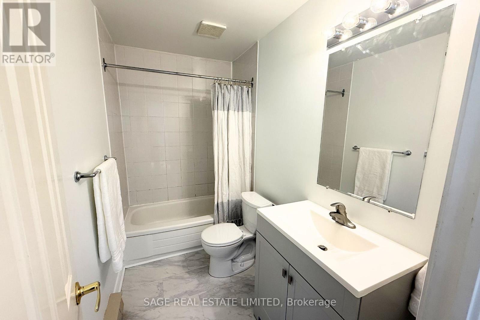 2 - 296 Runnymede Road, Toronto, Ontario  M6S 2Y6 - Photo 15 - W12832798