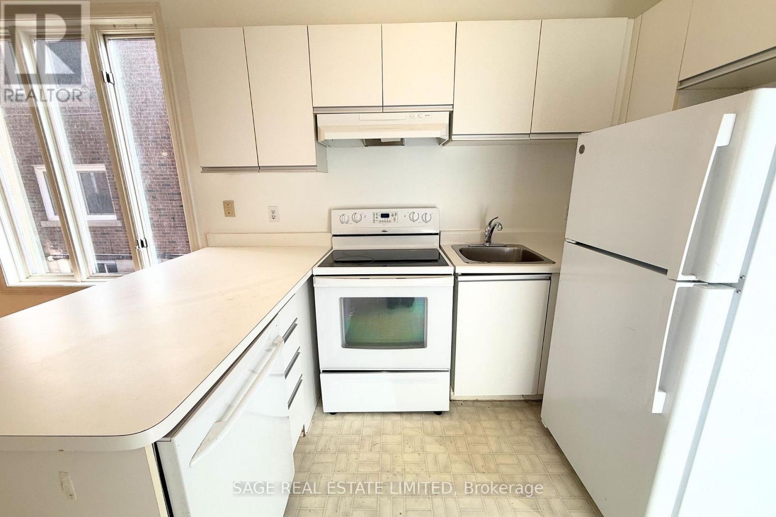 2 - 296 Runnymede Road, Toronto, Ontario  M6S 2Y6 - Photo 6 - W12832798