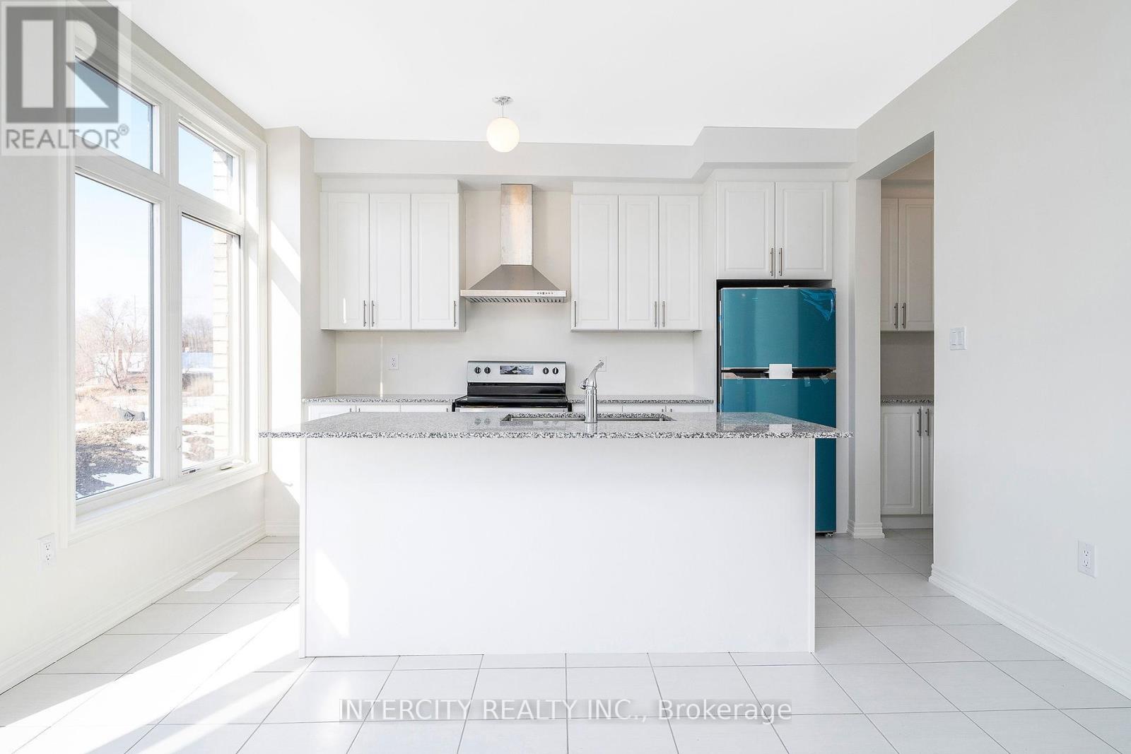 12 Queenpost Drive, Brampton, Ontario  L6Y 6L2 - Photo 11 - W12832816