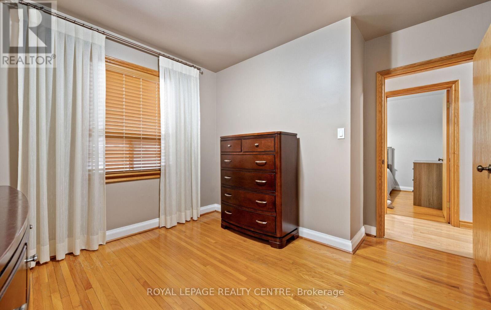 8 Davick Drive, Toronto, Ontario  M8W 2C9 - Photo 16 - W12832818