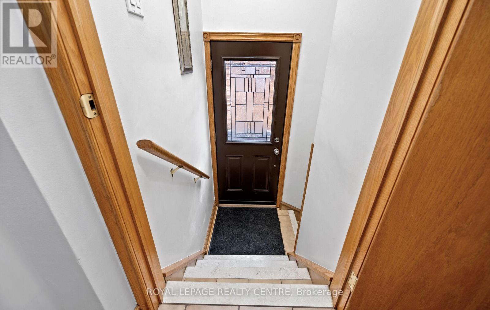 8 Davick Drive, Toronto, Ontario  M8W 2C9 - Photo 18 - W12832818