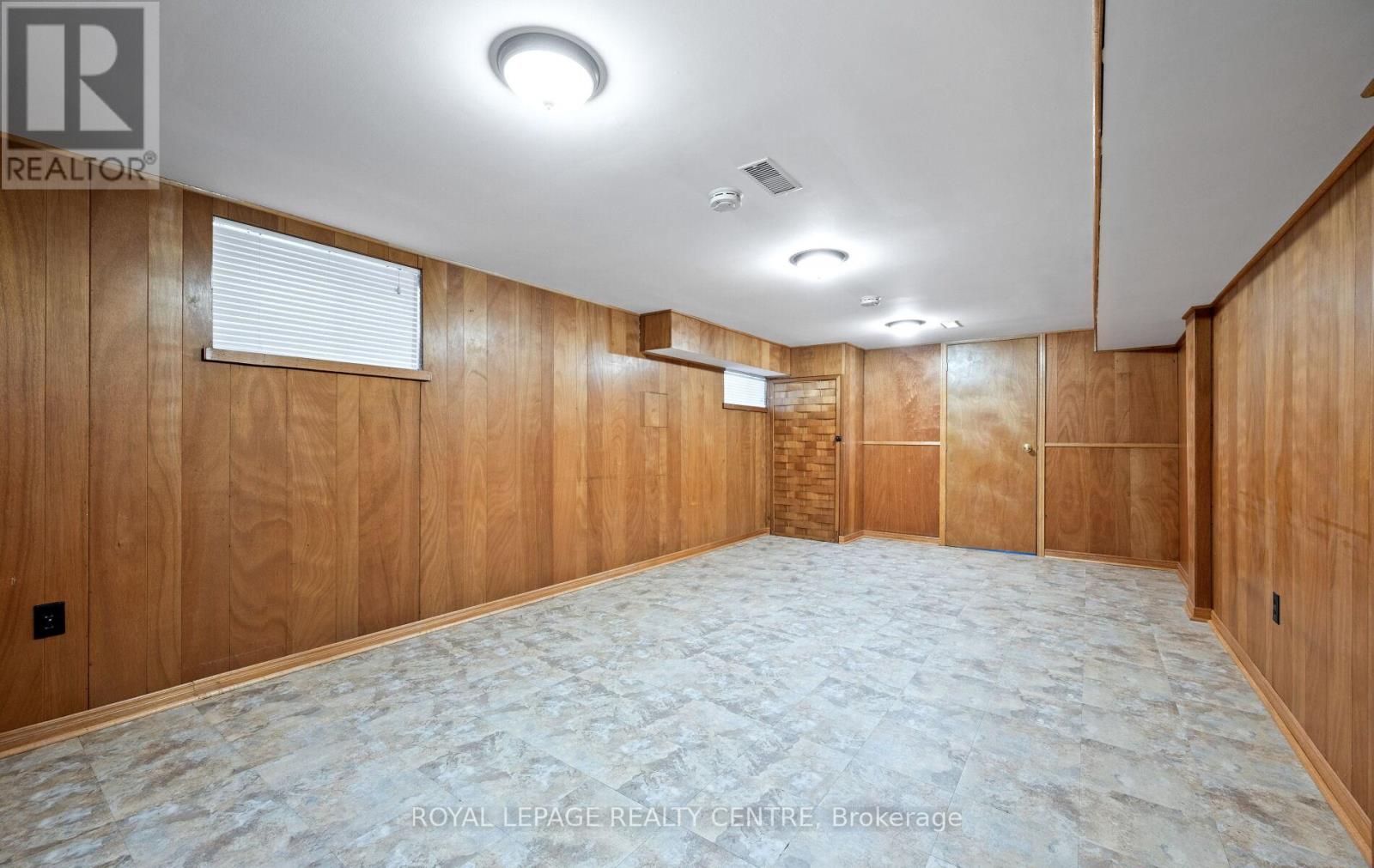 8 Davick Drive, Toronto, Ontario  M8W 2C9 - Photo 19 - W12832818