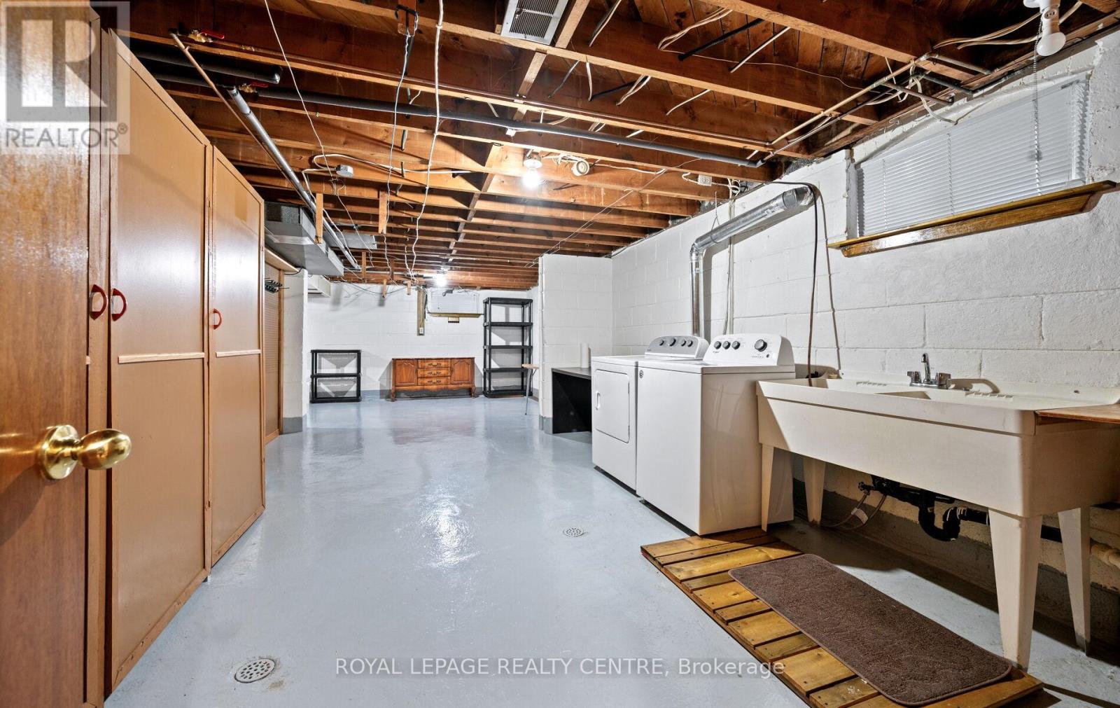 8 Davick Drive, Toronto, Ontario  M8W 2C9 - Photo 21 - W12832818