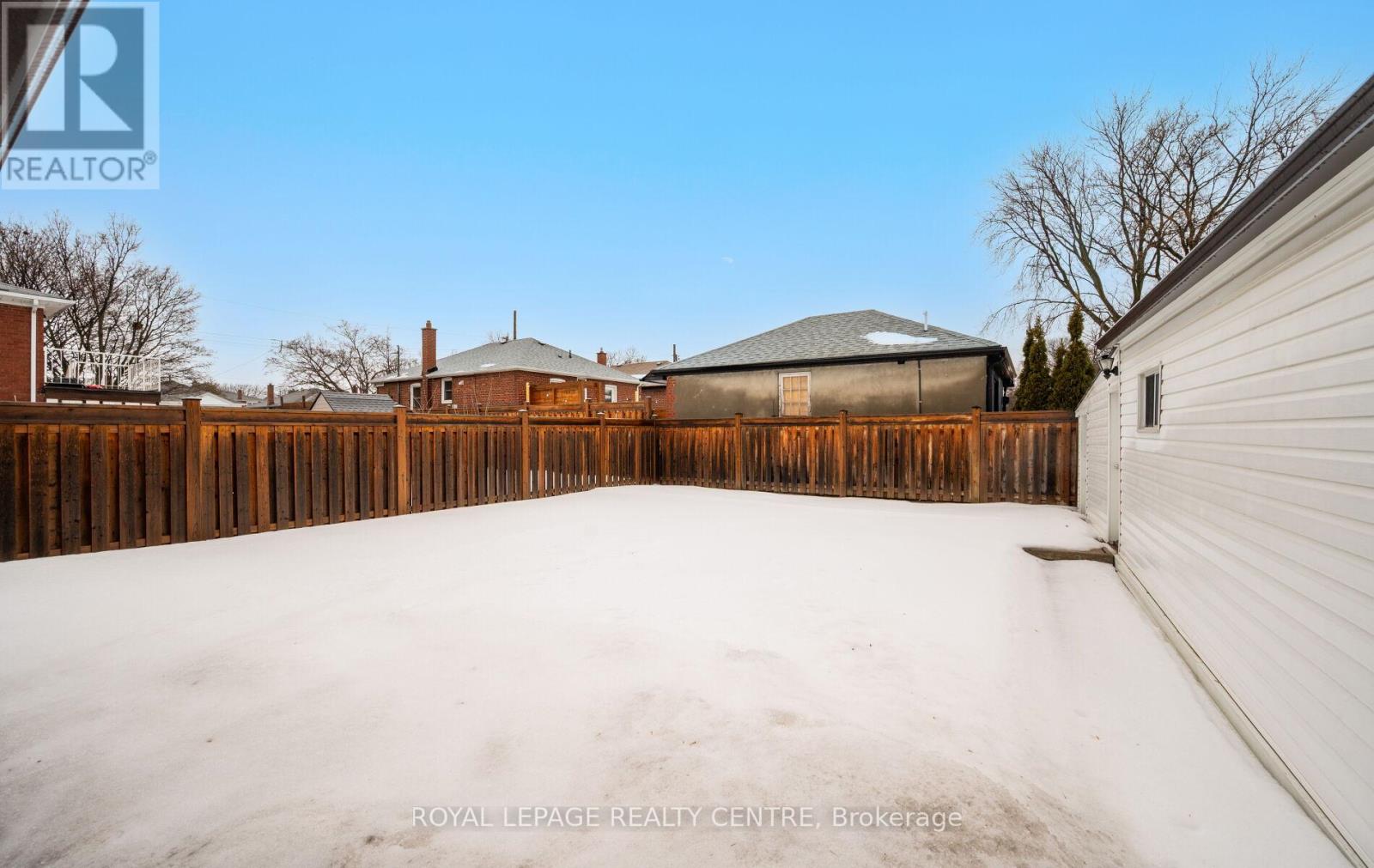 8 Davick Drive, Toronto, Ontario  M8W 2C9 - Photo 22 - W12832818