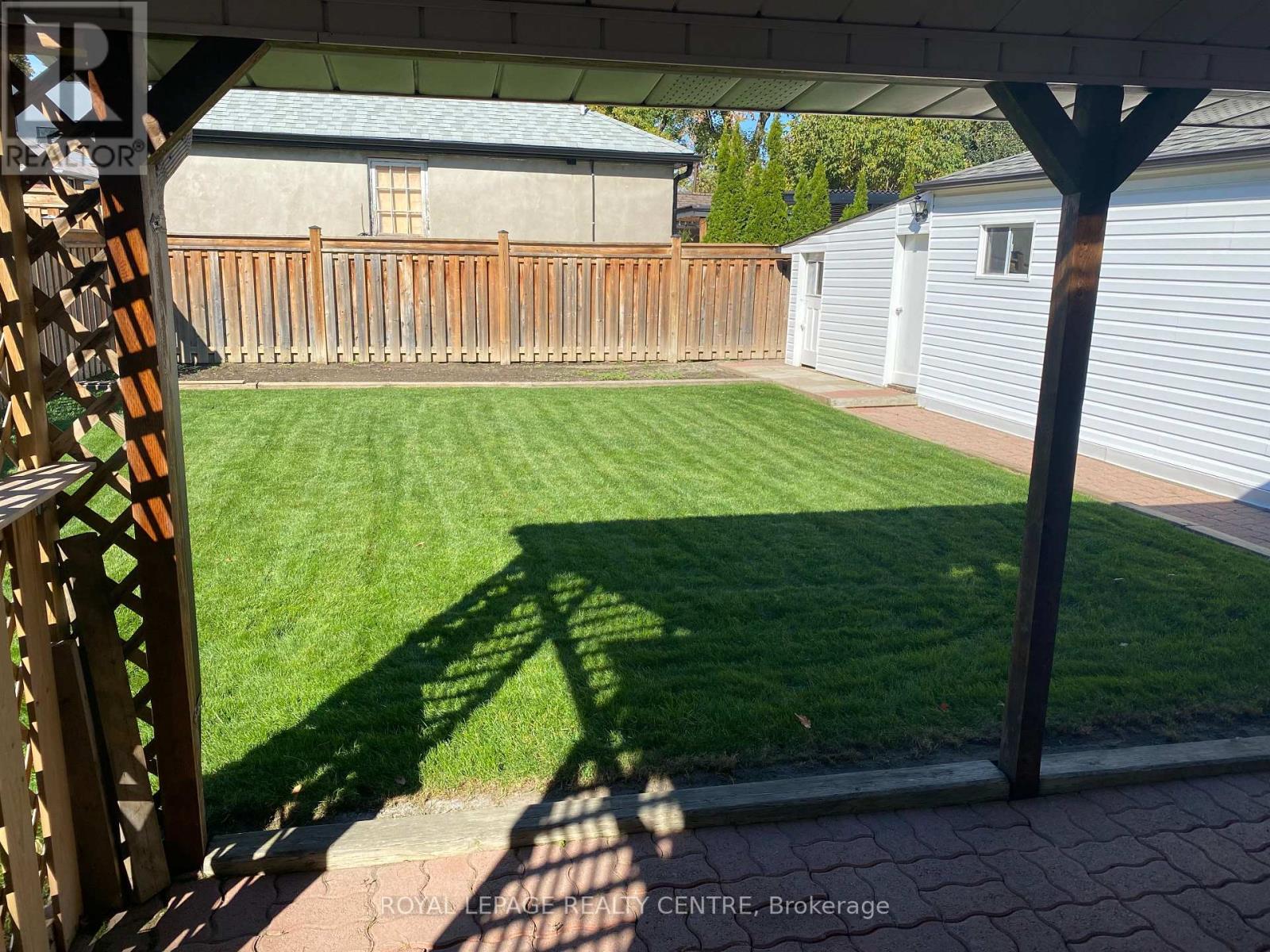 8 Davick Drive, Toronto, Ontario  M8W 2C9 - Photo 25 - W12832818