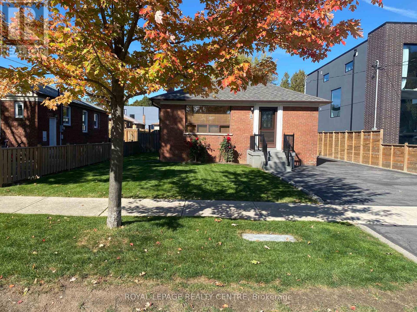 8 Davick Drive, Toronto, Ontario  M8W 2C9 - Photo 3 - W12832818