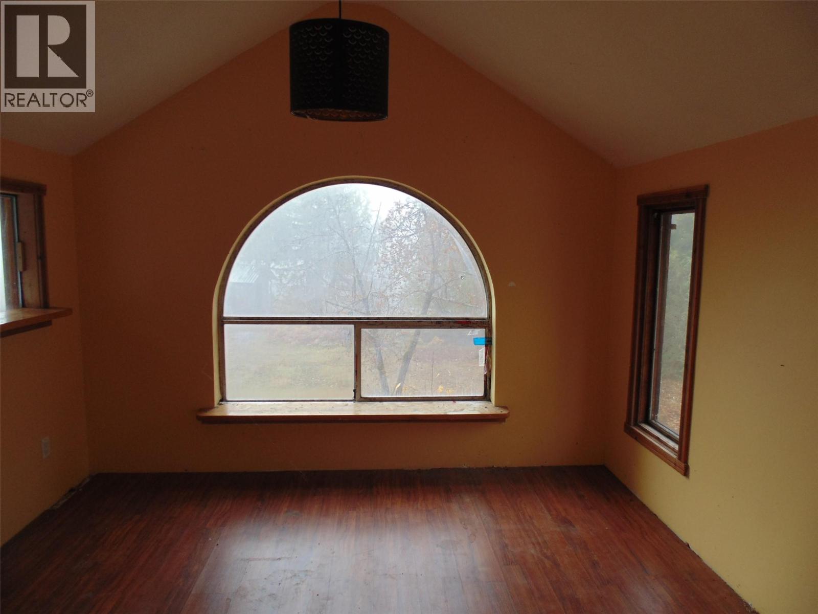 7547 Popou Road, Lemon Creek, British Columbia  V0G 2J0 - Photo 8 - 10369381