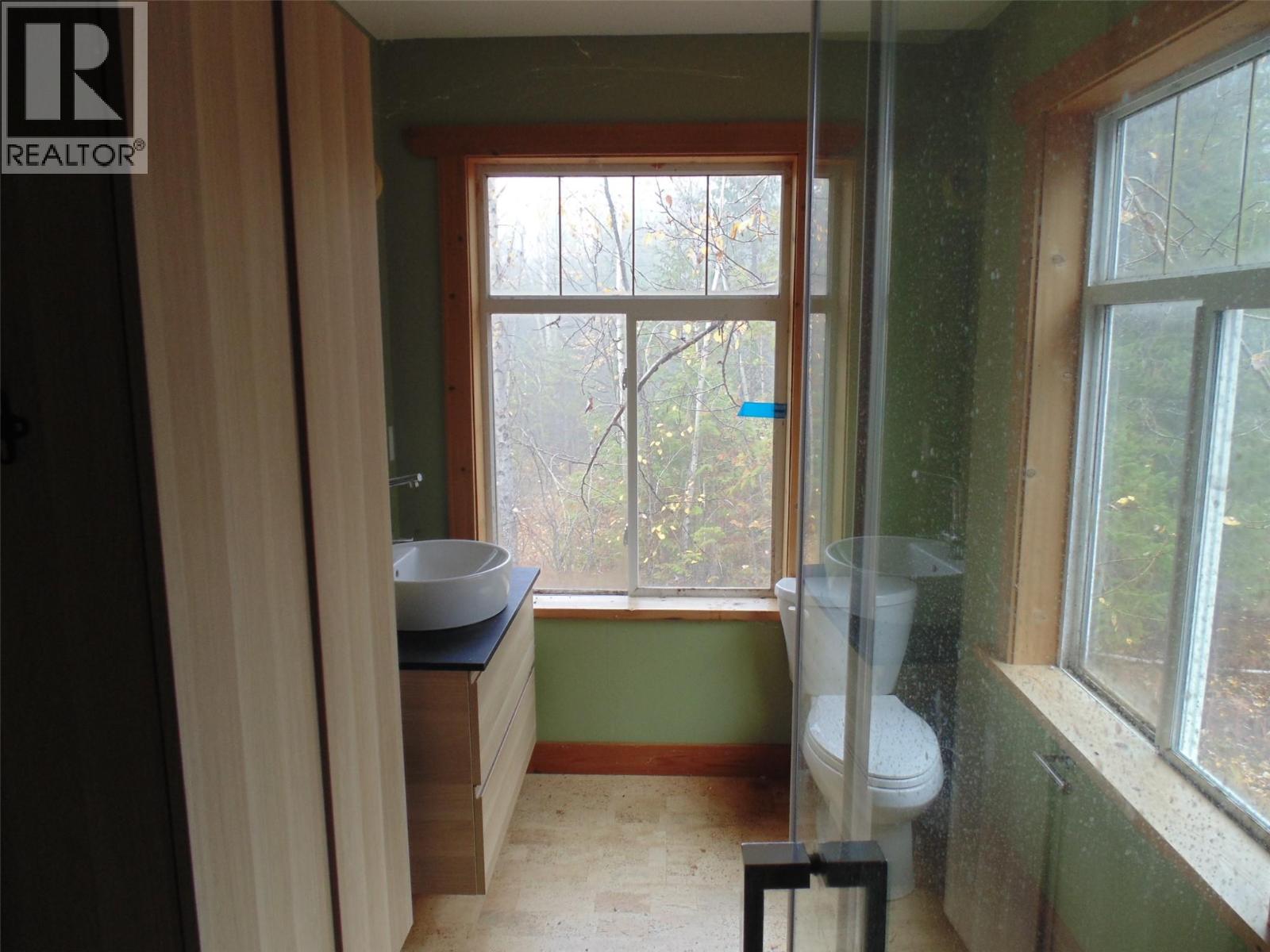 7547 Popou Road, Lemon Creek, British Columbia  V0G 2J0 - Photo 11 - 10369381