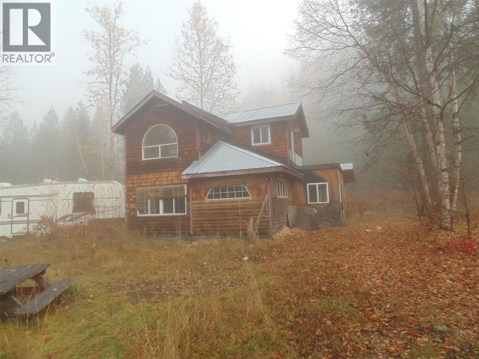 7547 Popou Road, Lemon Creek, British Columbia  V0G 2J0 - Photo 2 - 10369381
