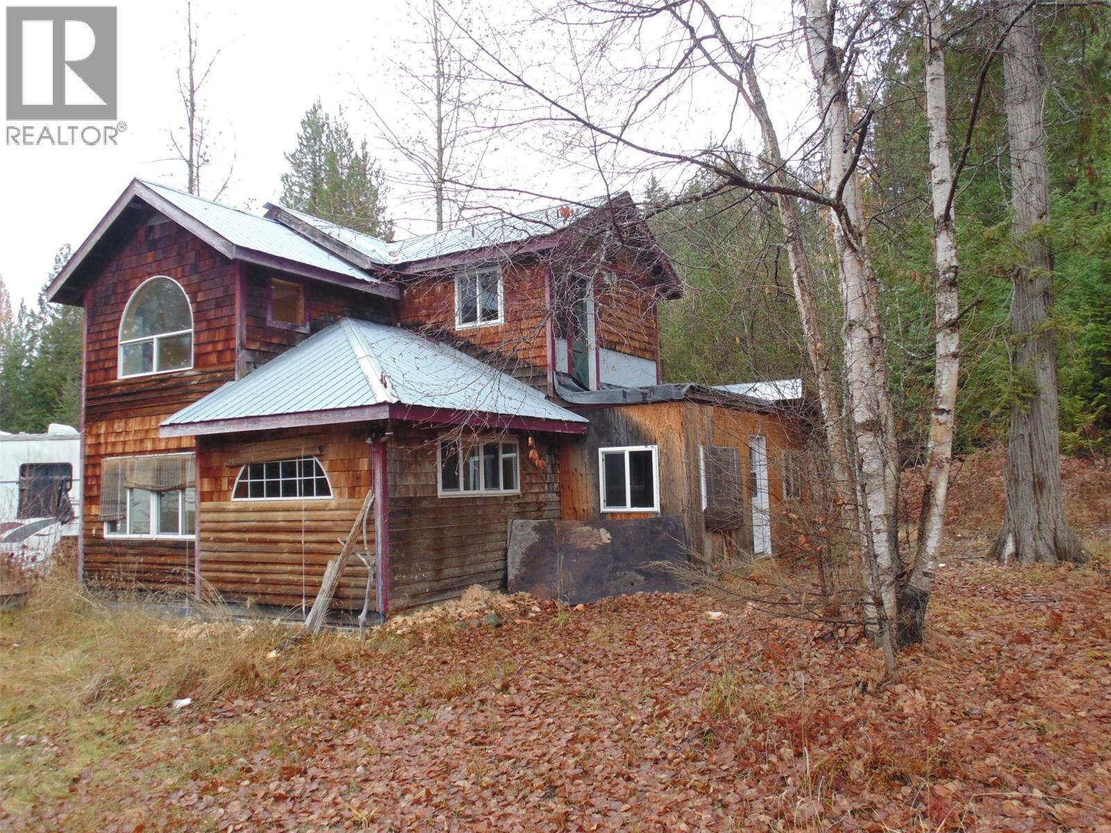 7547 Popou Road, Lemon Creek, British Columbia  V0G 2J0 - Photo 1 - 10369381