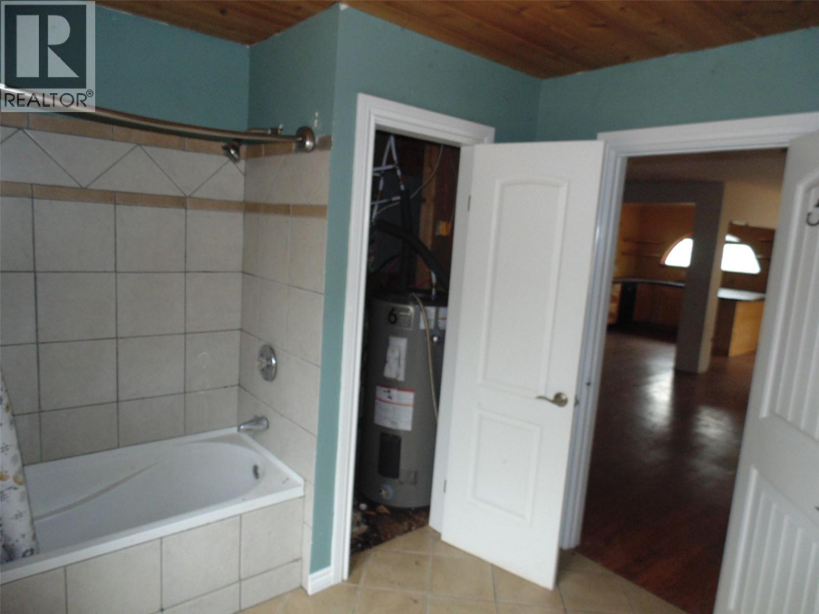 7547 Popou Road, Lemon Creek, British Columbia  V0G 2J0 - Photo 13 - 10369381