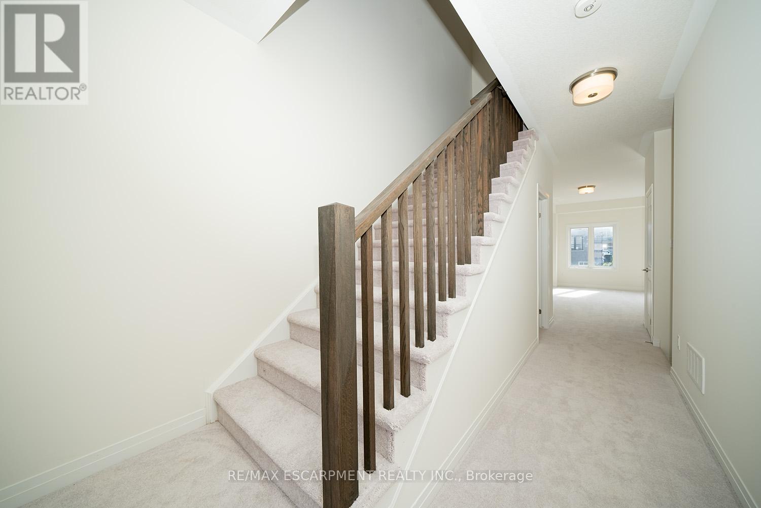 20 Dennis Avenue, Brantford, Ontario  N3V 0C1 - Photo 3 - X12832760