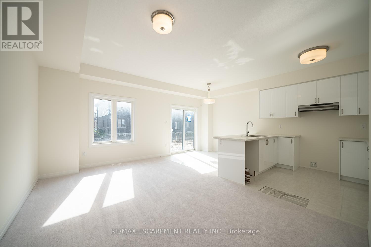 20 Dennis Avenue, Brantford, Ontario  N3V 0C1 - Photo 7 - X12832760