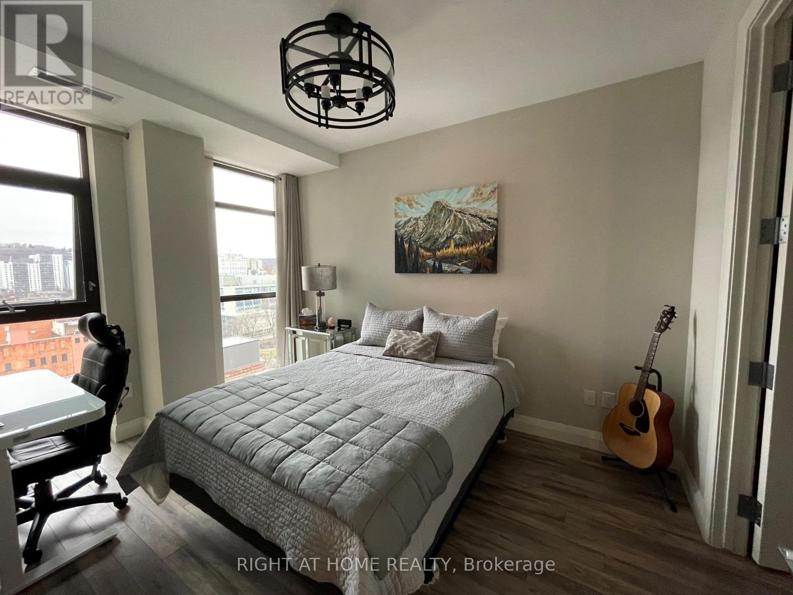 1015 - 118 King Street E, Hamilton, Ontario  L8N 0A9 - Photo 18 - X12832836