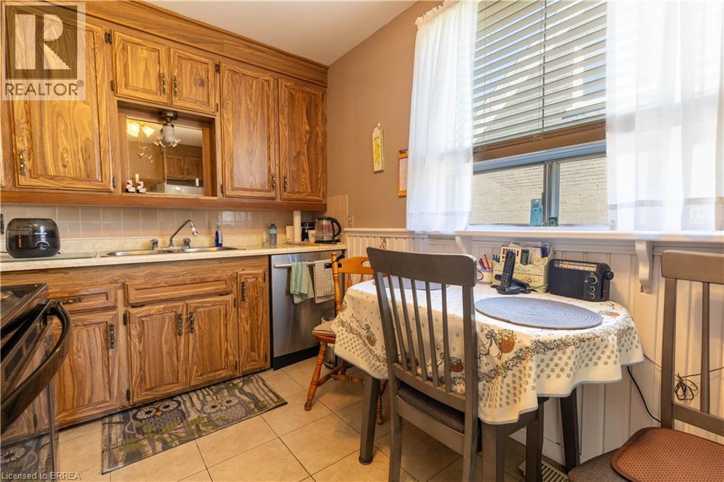 154 Talbot Street, Kitchener, Ontario  N2M 2B1 - Photo 14 - 40806599