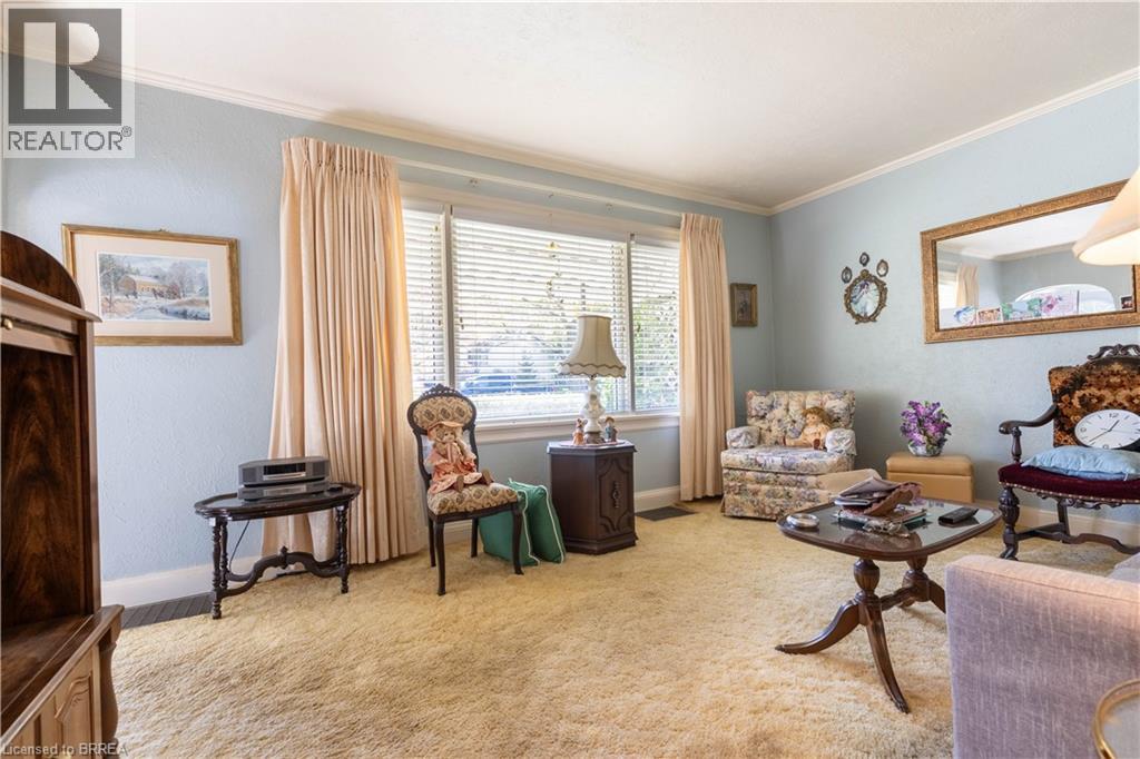 154 Talbot Street, Kitchener, Ontario  N2M 2B1 - Photo 4 - 40806599