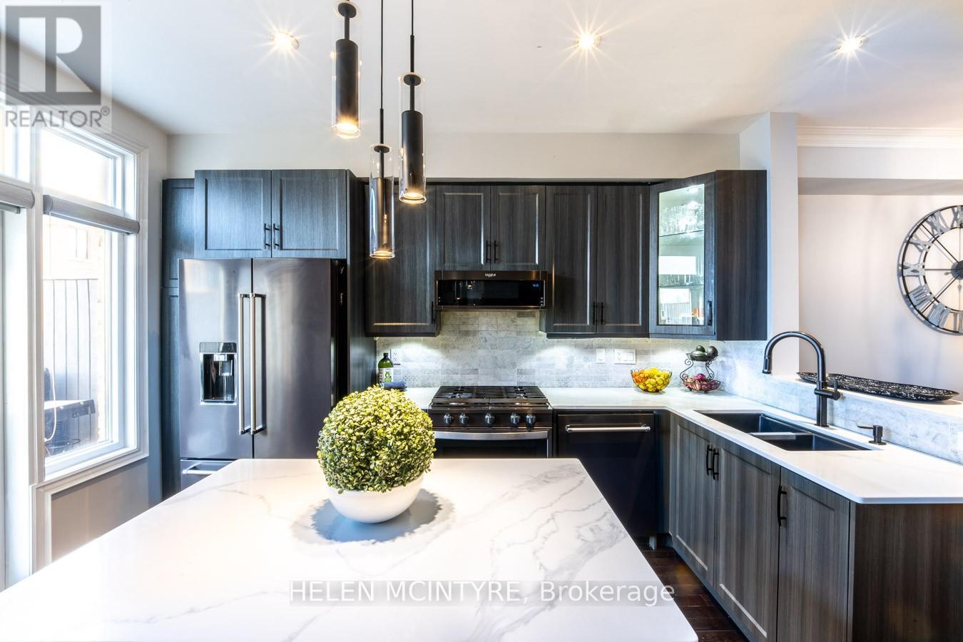 52 Cormier Heights, Toronto, Ontario  M8Z 0B5 - Photo 29 - W12808382