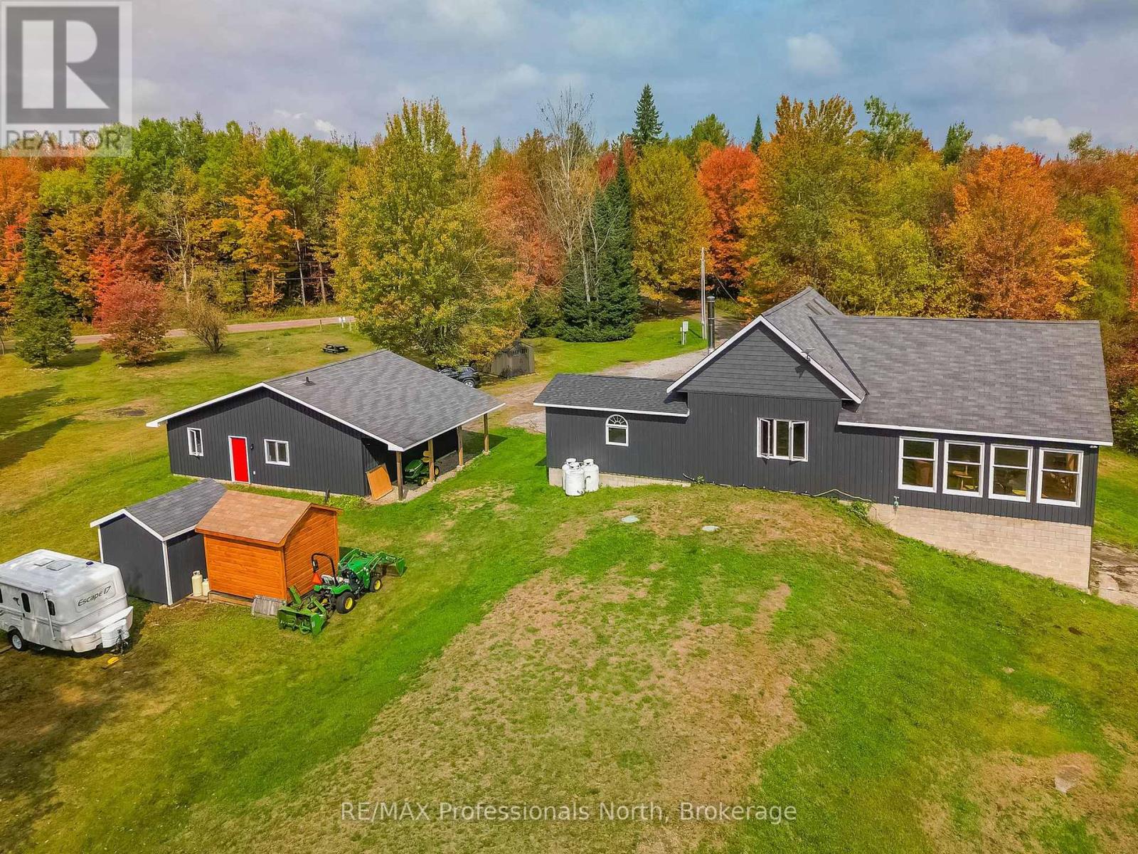 1110 Sedgwick Road, Minden Hills, Ontario  K0M 2K0 - Photo 2 - X12832960