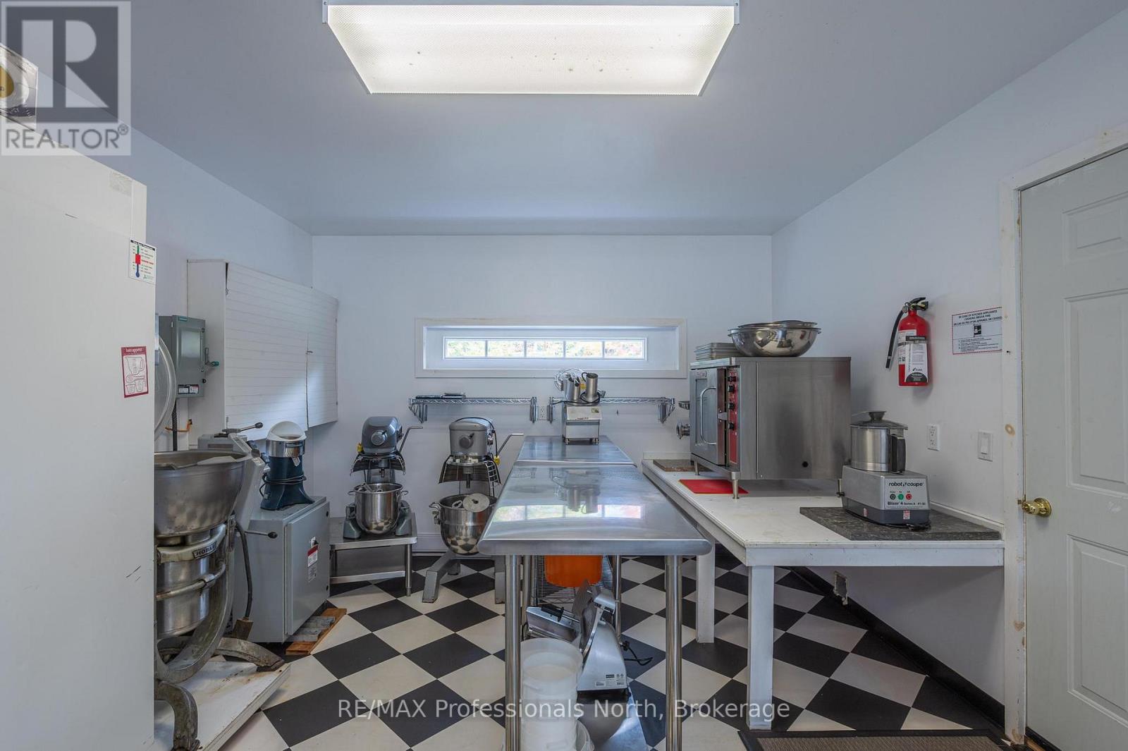 1110 Sedgwick Road, Minden Hills, Ontario  K0M 2K0 - Photo 28 - X12832960