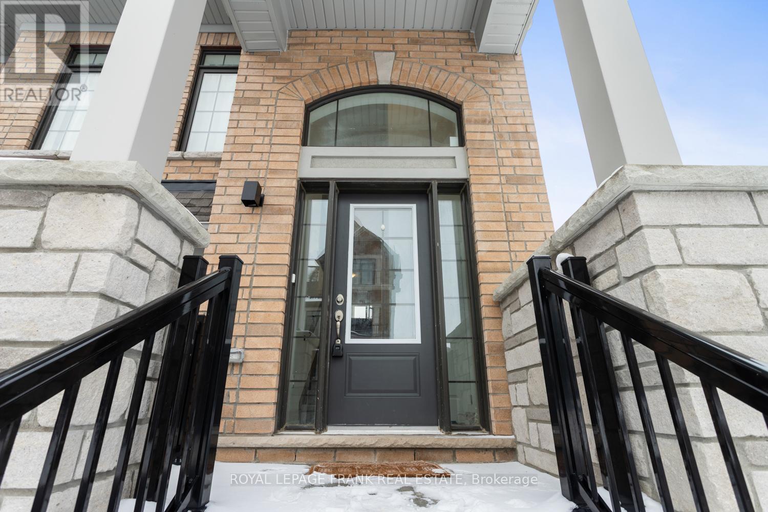 58 Selfridge Way, Whitby, Ontario  L1N 0N9 - Photo 2 - E12833084