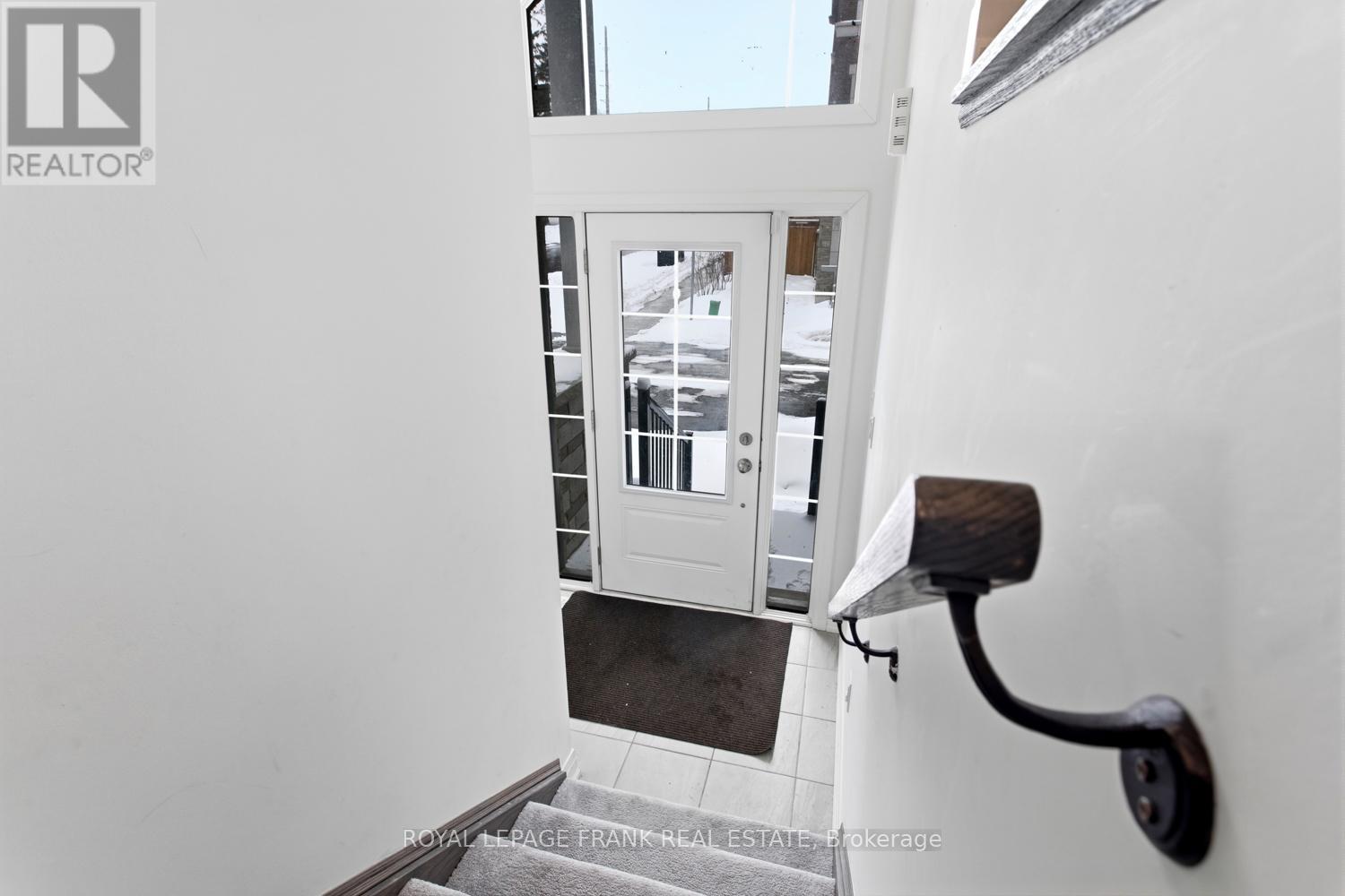 58 Selfridge Way, Whitby, Ontario  L1N 0N9 - Photo 3 - E12833084