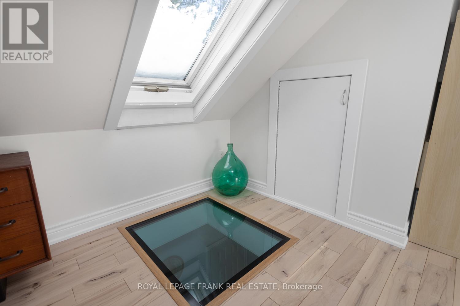 5 Regent Street, Georgina, Ontario  L0E 1N0 - Photo 24 - N12833262