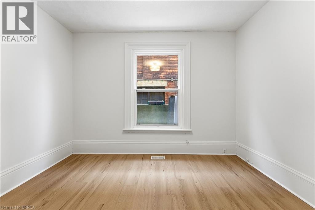 174-176 Darling Street, Brantford, Ontario  N3S 3W6 - Photo 12 - 40794867