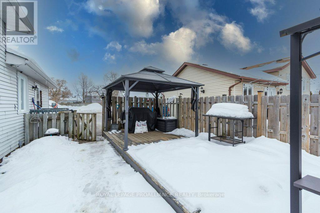 8 Birch Street, Quinte West, Ontario  K8V 6J1 - Photo 25 - X12833244