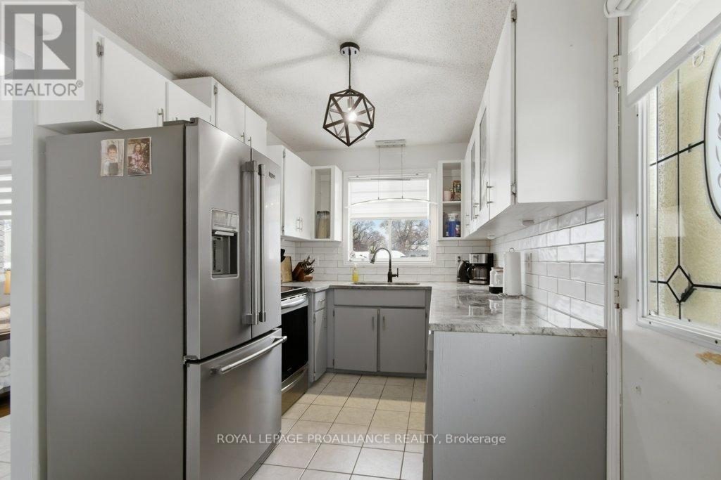 8 Birch Street, Quinte West, Ontario  K8V 6J1 - Photo 9 - X12833244