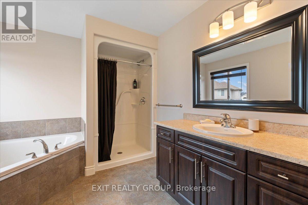 82 Mountain Ash Drive, Belleville, Ontario  K8N 0E3 - Photo 19 - X12833286