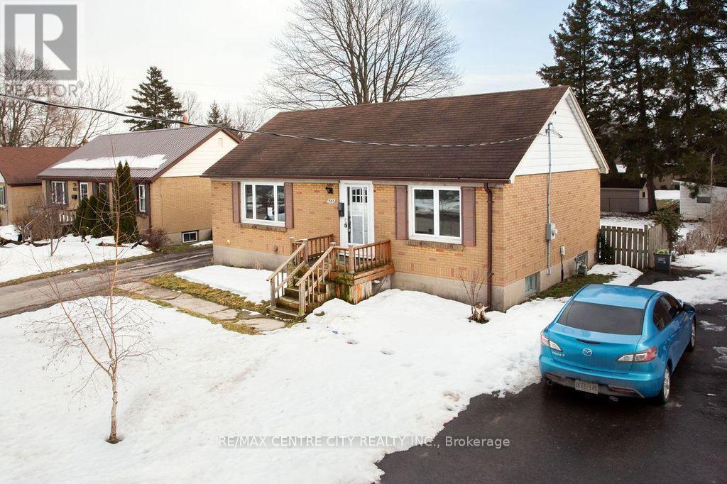 1583 Hartlet Street, London East, Ontario  N5V 1X7 - Photo 2 - X12832924