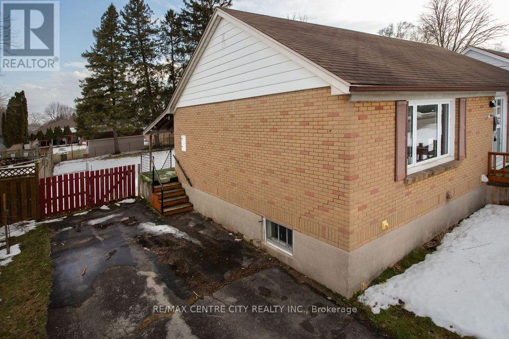 1583 Hartlet Street, London East, Ontario  N5V 1X7 - Photo 3 - X12832924