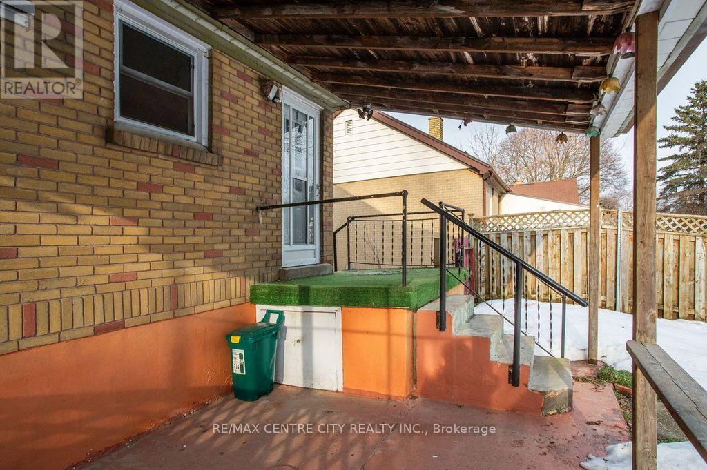 1583 Hartlet Street, London East, Ontario  N5V 1X7 - Photo 37 - X12832924