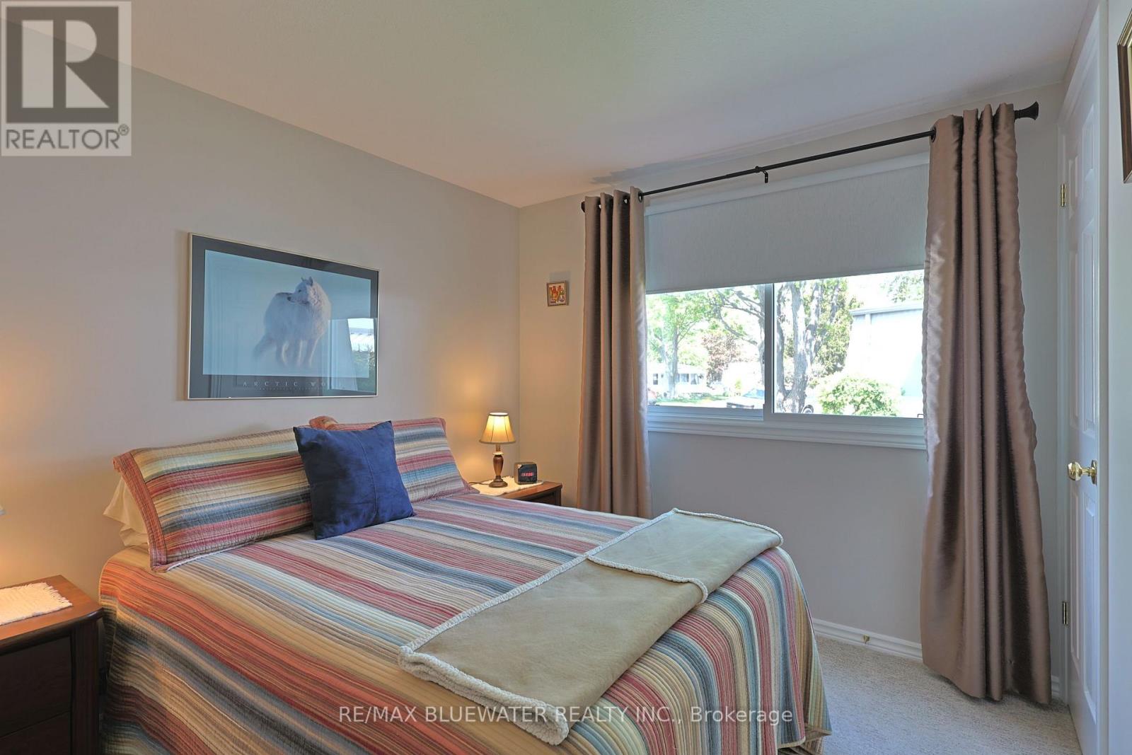 209 Biltmore Drive, South Huron, Ontario  N0M 1T0 - Photo 27 - X12833008