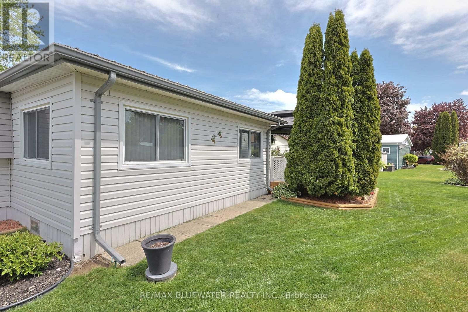 209 Biltmore Drive, South Huron, Ontario  N0M 1T0 - Photo 35 - X12833008