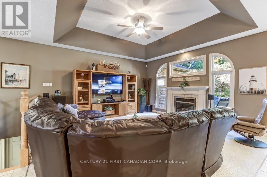 10145 Merrywood Drive, Lambton Shores, Ontario  N0M 1T0 - Photo 17 - X12833022