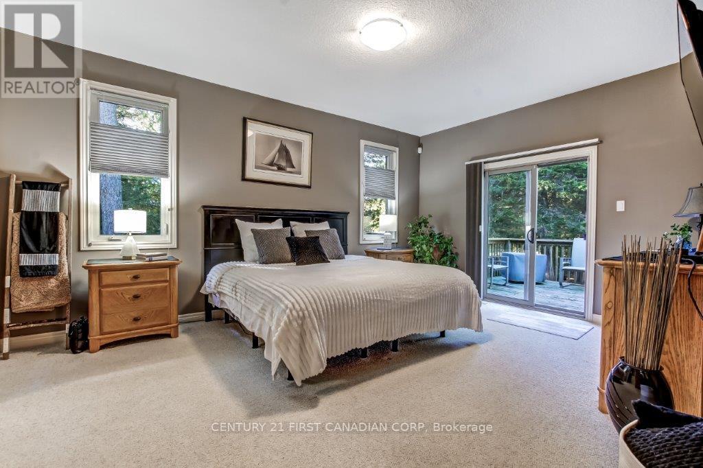 10145 Merrywood Drive, Lambton Shores, Ontario  N0M 1T0 - Photo 27 - X12833022